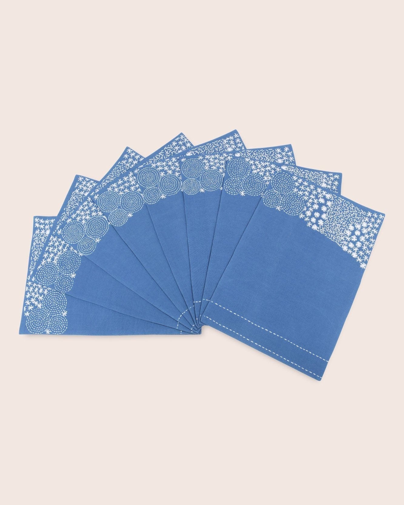 SIRIMIRI - Dining Set Of Table Runner And 8 Table Mat - Veaves