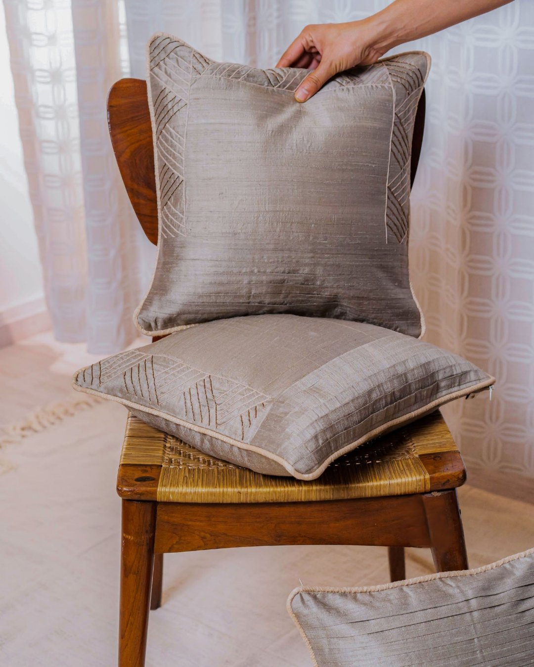 Sýmplegma Kairós Handwoven Cushion Set of 3 6