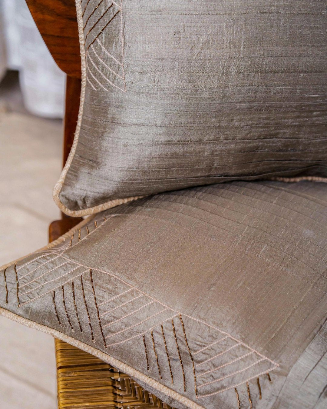Sýmplegma Kairós Handwoven Cushion Set of 3 4