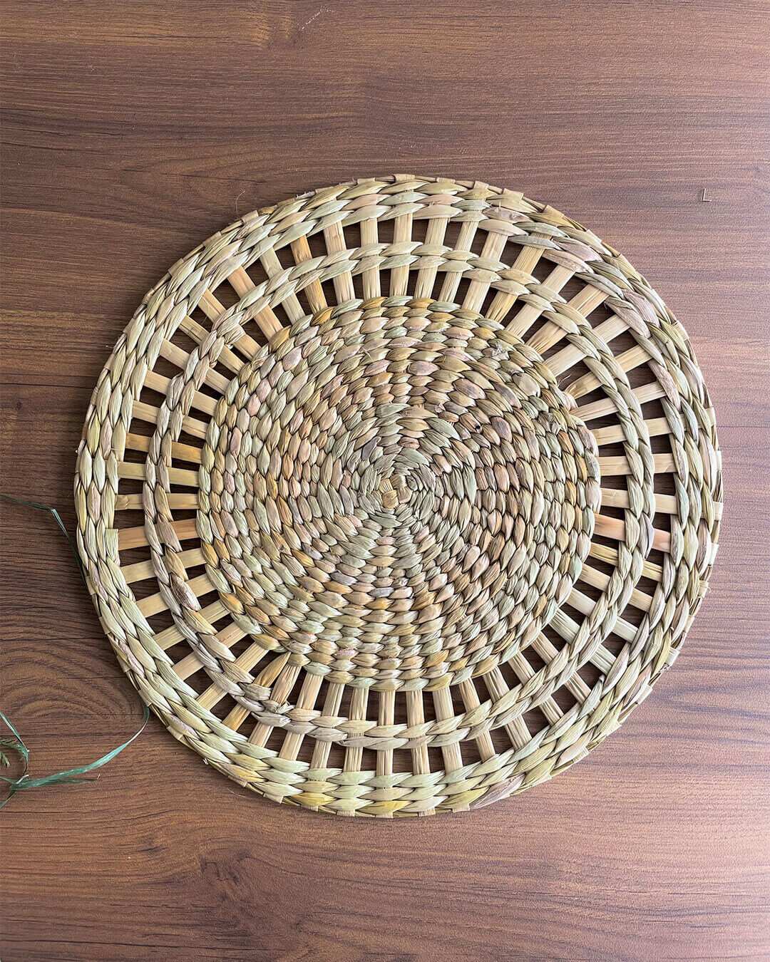 Handmade eco-friendly wicker mats by Kolus India