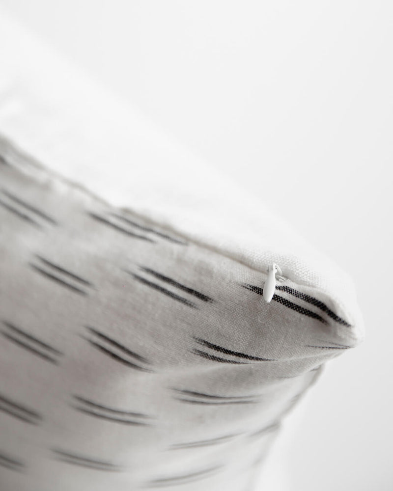 Throw pillow covers at Kolus India