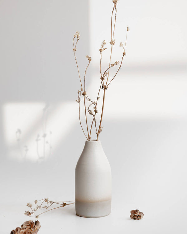 Kolus flower vase with flowers